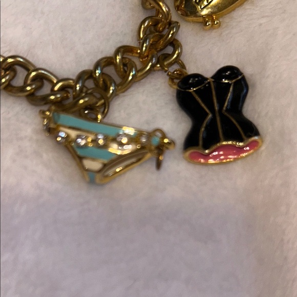 Rare Vintage Juicy Couture Gold Tone Charm Bracelet locket corset - Picture 2 of 10